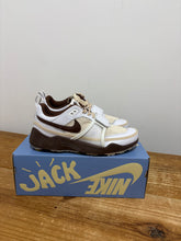 Load image into Gallery viewer, Travis Scott Nike x Zoom Field Jack | Sz 8.5 | New