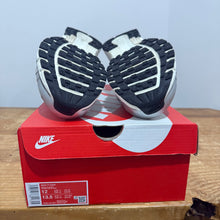 Load image into Gallery viewer, Nike Metalic Silver P 6000 | Size 13 | Preown