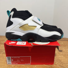 Load image into Gallery viewer, Nike Air Diamond Turfs Emerald | 9M | Used