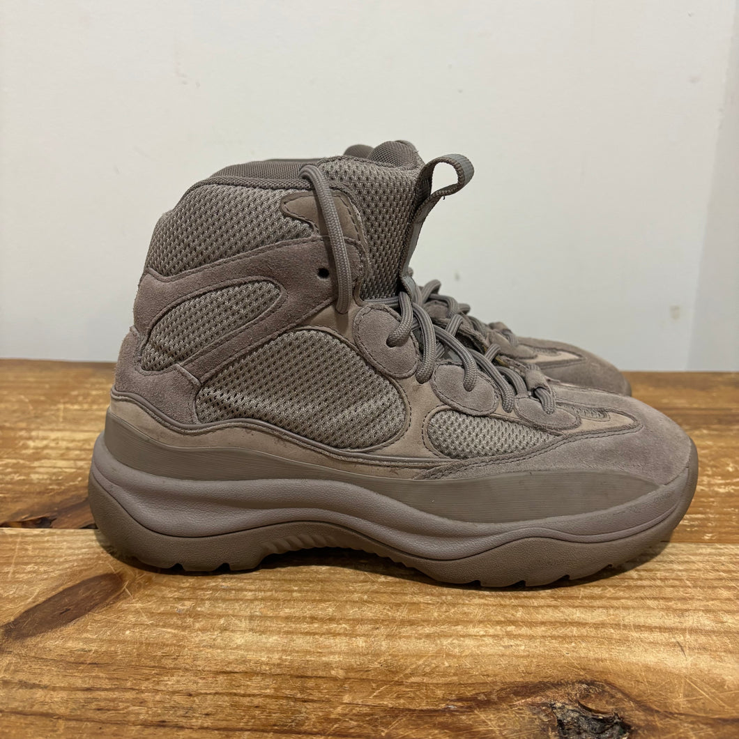 Yeezy DSRT Boot | Size 8.5M | Used