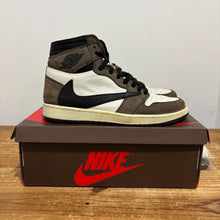 Load image into Gallery viewer, Travis Scott Mocha Jordan 1 | Size 9 | Used