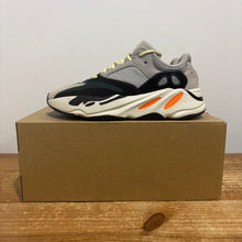 Load image into Gallery viewer, Yeezy Boost 700 | 8.5M | Used