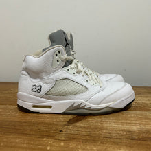Load image into Gallery viewer, Jordan 5 Metallic White 2015 | 11M | Preown