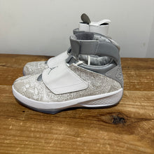 Load image into Gallery viewer, AJ20 “White Laser” |Sz.10 | New