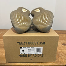 Load image into Gallery viewer, Addidas 350 V2 Yeezy Beluga | 9M | Preown