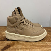 Load image into Gallery viewer, Converse Turbowpn | Size 8.5M | Used