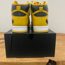 Load image into Gallery viewer, 2024 WuTang Nike Dunks (Sz9)