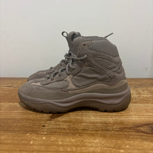 Load image into Gallery viewer, Yeezy DSRT Boot | 9M | USED