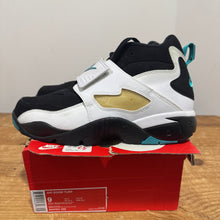 Load image into Gallery viewer, Nike Air Diamond Turfs Emerald | 9M | Used