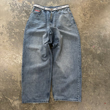 Load image into Gallery viewer, GV Gallery (Raspberry Hills) Pants | M | Lightly Worn