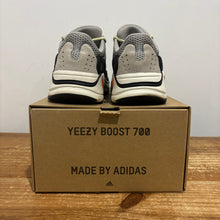 Load image into Gallery viewer, Yeezy Boost 700 | 8.5M | Used
