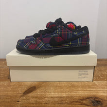 Load image into Gallery viewer, Nike SB Dunk ‘Nardwaur’ | 9M | New
