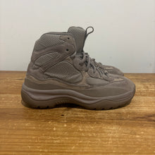 Load image into Gallery viewer, Yeezy DSRT Boot | 9M | USED