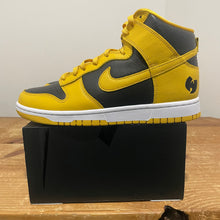 Load image into Gallery viewer, 2024 WuTang Nike Dunks (Sz9)