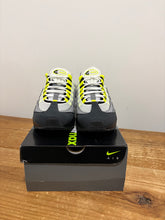 Load image into Gallery viewer, Air Max Neon 95 | VNDS | 13M