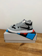 Load image into Gallery viewer, Travis x Mac Attack | Sz 8.5 | Used