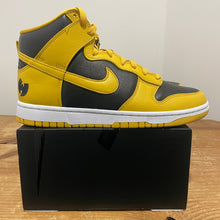 Load image into Gallery viewer, 2024 WuTang Nike Dunks (Sz9)