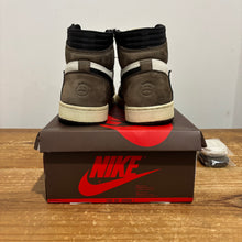 Load image into Gallery viewer, Travis Scott Mocha Jordan 1 | Size 9 | Used