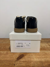 Load image into Gallery viewer, Maison Margeila Gats | 39 | Lightly Used